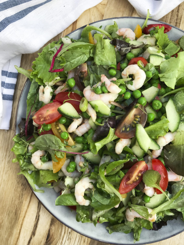 Salat med rejer og avocadodressing